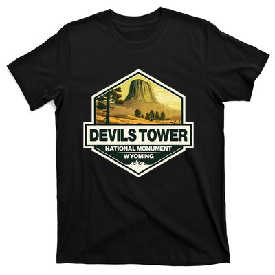 Devils Tower National Monument Wyoming Travel Art Badge T-Shirt