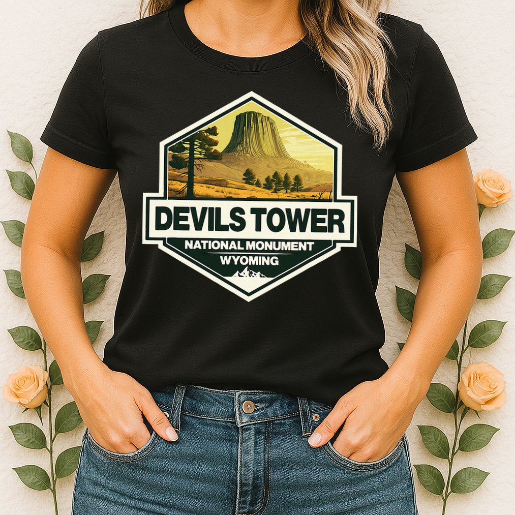 Devils Tower National Monument Wyoming Travel Art Badge Womens T-Shirt