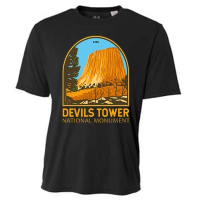 Devils Tower National Monument Wyoming Emblem Vintage Cooling Performance Crew T-Shirt