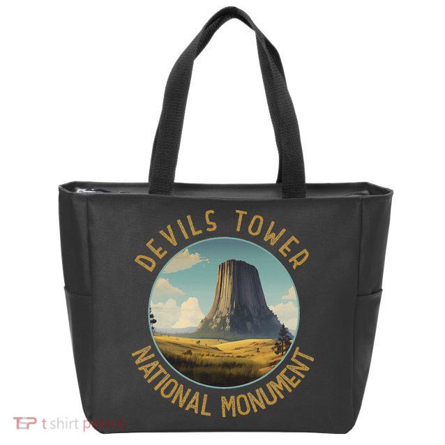 Devils Tower National Monument Distressed Circle Zip Tote Bag