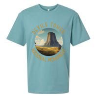 Devils Tower National Monument Distressed Circle Sueded Cloud Jersey T-Shirt