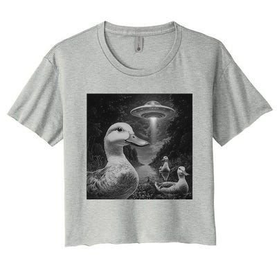 Ducks & Ufos Lakeside Encounter Funny Duck Lover Women's Crop Top Tee