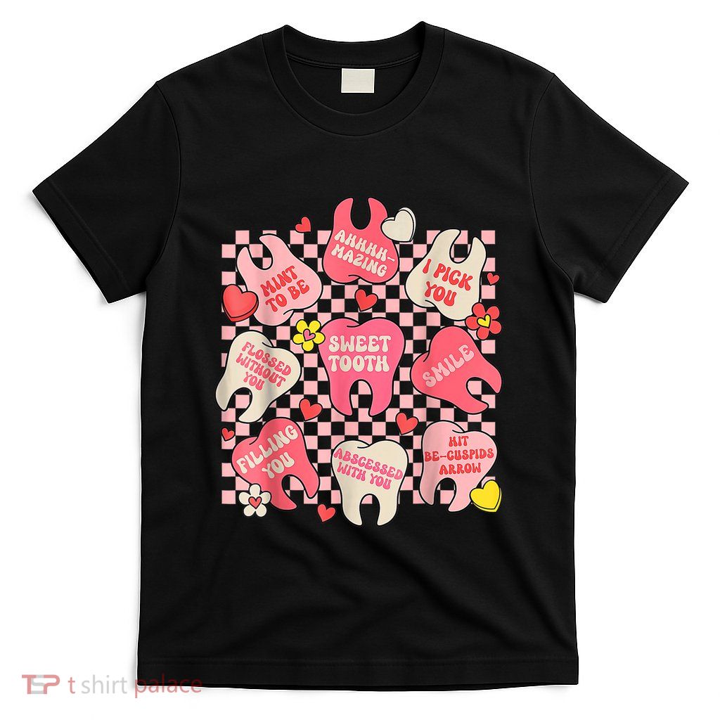 Dental ValentineS Day Cute Teeth Hugging Heart Design T-Shirt