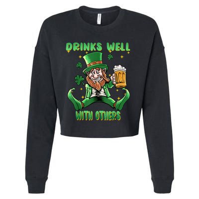 Drinks Well With Others St. Patrick's Day Drunk Beer Funny Cropped Pullover Crew