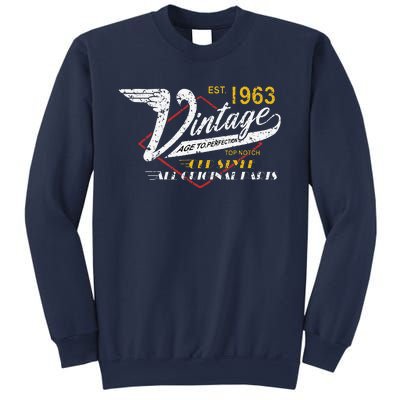 Est 1963 Vintage 60th Birthday 60 Years Old Bday Women Sweatshirt