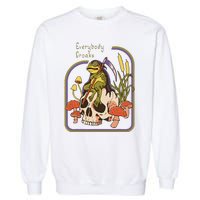 Everybody Croaks Frog Skull Mushroom Everybody croaks Garment-Dyed Sweatshirt