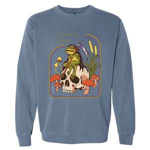 Everybody Croaks Frog Skull Mushroom Everybody croaks Garment-Dyed Sweatshirt