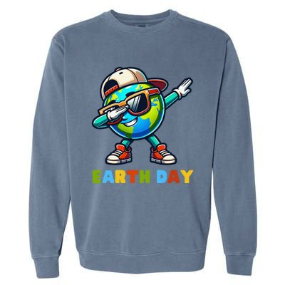 Earth Day 2024 Funny Earth Day Dabing Garment-Dyed Sweatshirt