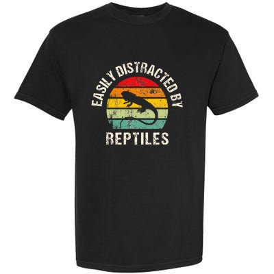 Easily Distracted By Reptiles Funny Reptile Lovers Garment-Dyed Heavyweight T-Shirt