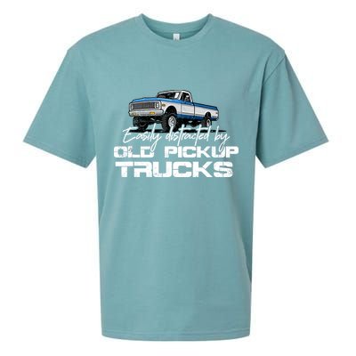 Easily Distracted By Old Pickup Trucks For Retro Sueded Cloud Jersey T-Shirt