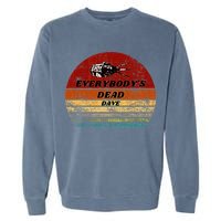 EverybodyS Dead Dave Retro Sunset Holly Red Dwarf Garment-Dyed Sweatshirt