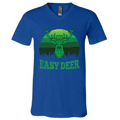 Easy Deer Hunting St Patricks Day Retro Irish Hunter Gift V-Neck T-Shirt