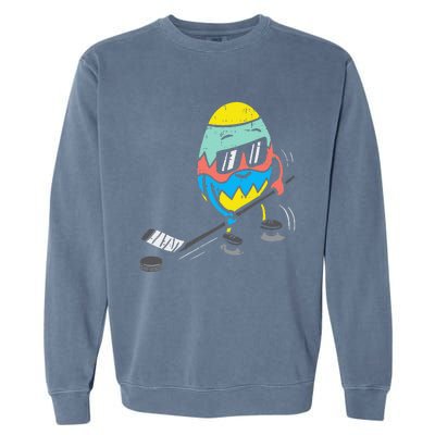 Easter Egg Playing Ice Hockey Cute Sports Garment-Dyed Sweatshirt