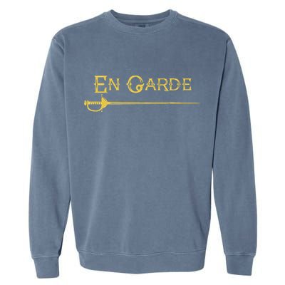 En Garde Fencing Fencer Swordsman Rapier Sabre Mask Sword Garment-Dyed Sweatshirt