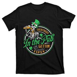 Everybody In The Pub Getting Tipsy St Patricks Day T-Shirt