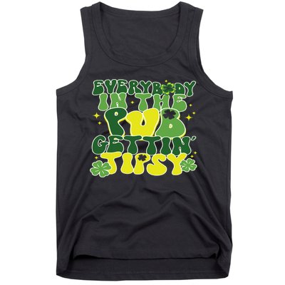 Everybody In The Pub Getting Tipsy Funny St Pattys Day Tank Top