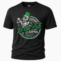 Everybody In The Pub Gettin Tipsy Shenanigans Drinking Performance Shirt