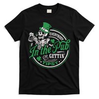 Everybody In The Pub Gettin Tipsy Shenanigans Drinking T-Shirt