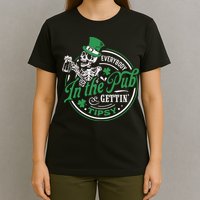 Everybody In The Pub Gettin Tipsy Shenanigans Drinking T-Shirt
