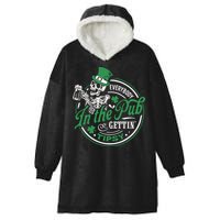 Everybody In The Pub Gettin Tipsy Shenanigans Drinking Hooded Wearable Blanket
