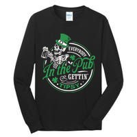 Everybody In The Pub Gettin Tipsy Shenanigans Drinking Tall Long Sleeve T-Shirt