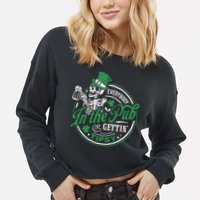 Everybody In The Pub Gettin Tipsy Shenanigans Drinking Cropped Pullover Crew