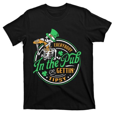 Everybody In The Pub Getting Tipsy St Patricks Day T-Shirt