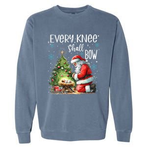 Every Knee Shall Bow Santa Christmas Nativity Scene Xmas Gift Garment-Dyed Sweatshirt