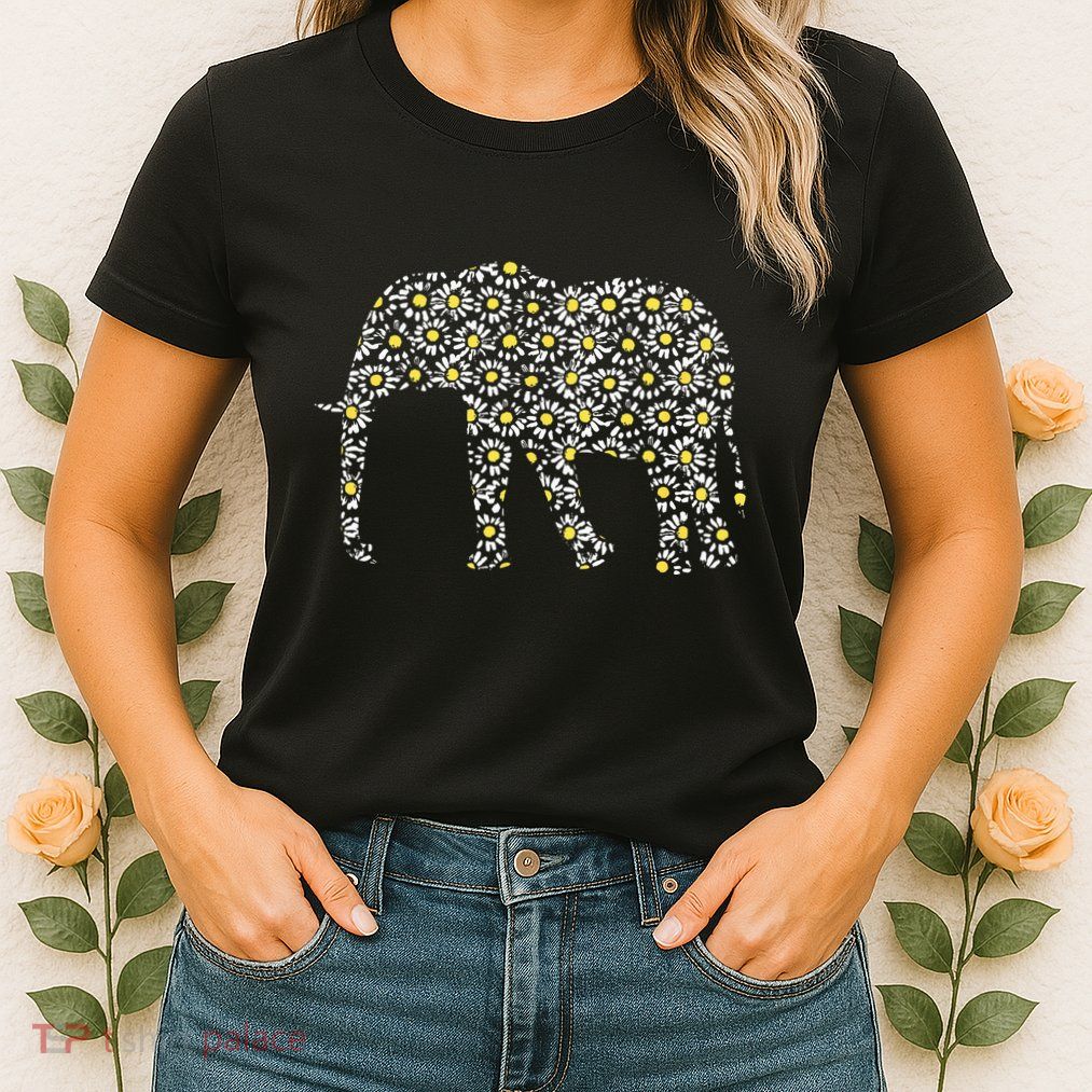 Elephant Lovers Graphic Design Daisy Flower Print Theme Gift Womens T-Shirt