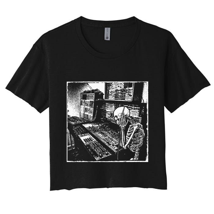 Electronic Music Synthesizer Techno Music Dj Producer Women's Crop Top Tee