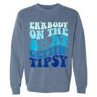 Errbody On The Boat Gettin Tipsy Retro Summer Waving Garment-Dyed Sweatshirt
