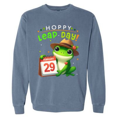 February 29th Funny Frog Leap Day Matching Leap Year 2024 Garment-Dyed Sweatshirt