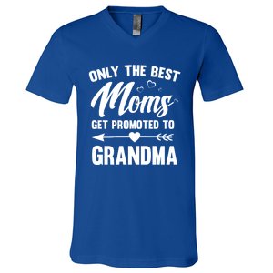 Family 365 Best Moms Get Promoted To Grandma Mothers Day Gift V-Neck T-Shirt