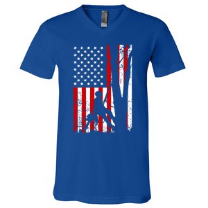 Funny American Flag Arborist Gift Cool Tree Lover Gift V-Neck T-Shirt