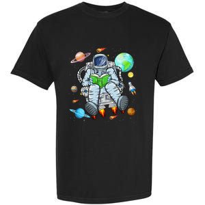 Funny Astronaut Reads Book In Space Outer Space Book Nerds Garment-Dyed Heavyweight T-Shirt