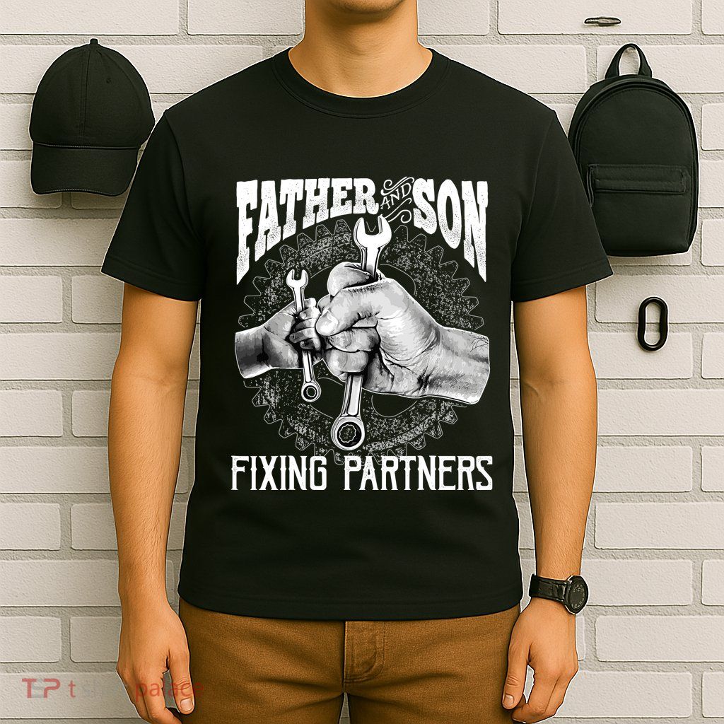 Father And Son Mechanic Mechanic FatherS Day Gift T-Shirt