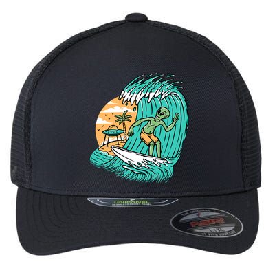 Funny Aliens Surfing On The Beach Holiday Flexfit Unipanel Trucker Cap