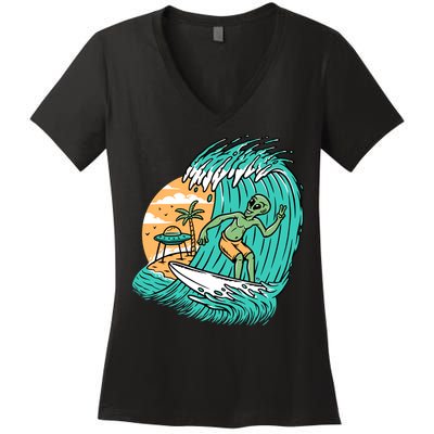 Funny Aliens Surfing On The Beach Holiday Women's V-Neck T-Shirt