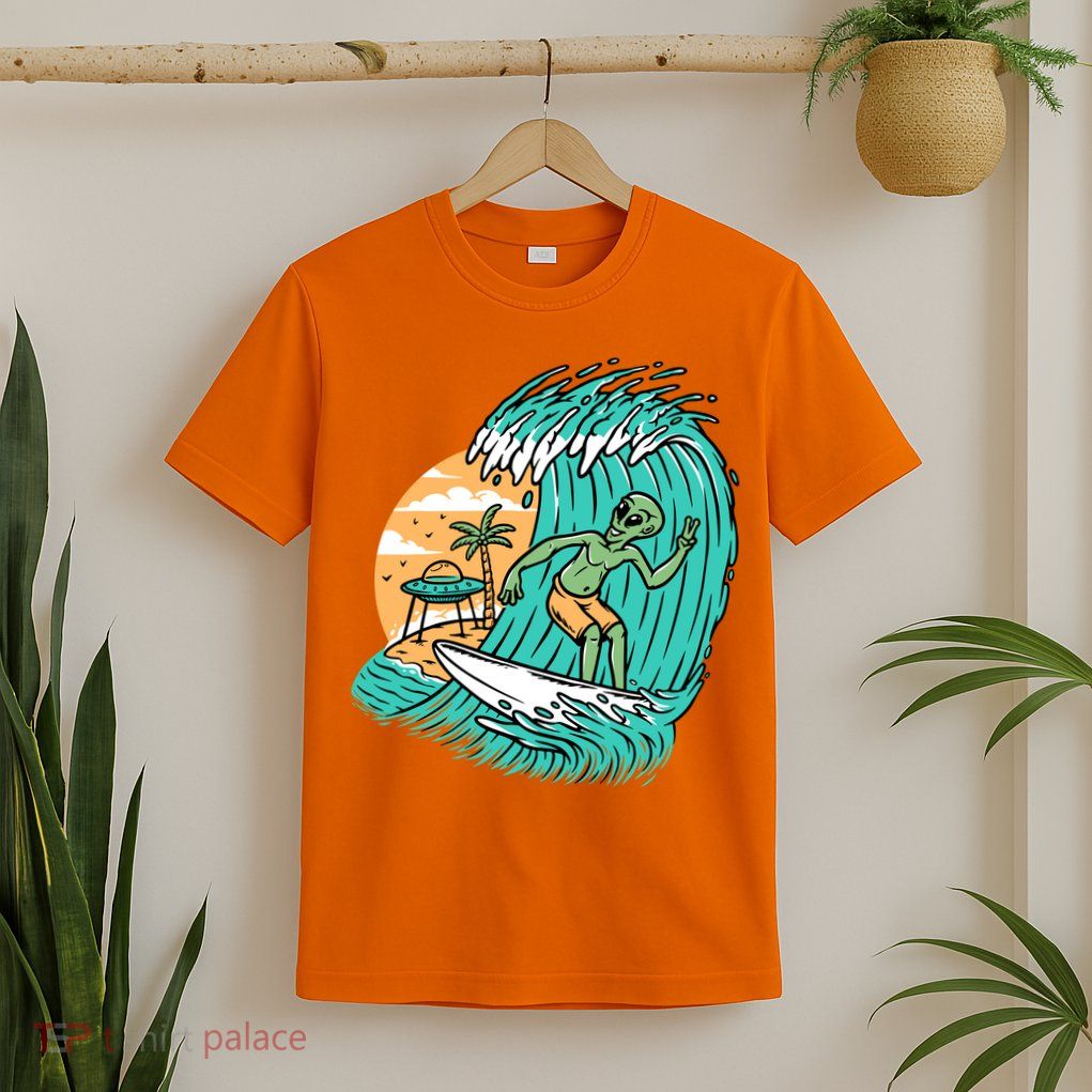 Funny Aliens Surfing On The Beach Holiday T-Shirt