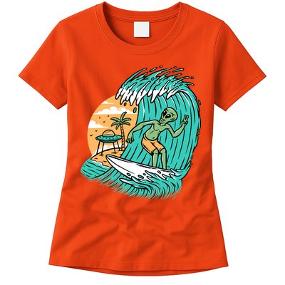Funny Aliens Surfing On The Beach Holiday Womens T-Shirt