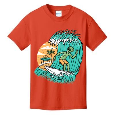 Funny Aliens Surfing On The Beach Holiday Kids T-Shirt
