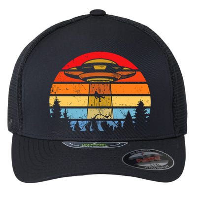 Funny Alien Yeti Bigfoot UFO Plus Size Flexfit Unipanel Trucker Cap