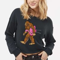 Funny Bigfoot Carry Flamingo Walking Sasquatch Believe Cropped Pullover Crew