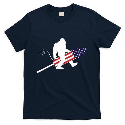 Men  Bigfoot Fireworks 4th of July American Flag US T-Shirt