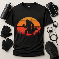 Funny Bigfoot Golf Retro Sasquatch Playing Golf Cooling Performance Crew T-Shirt