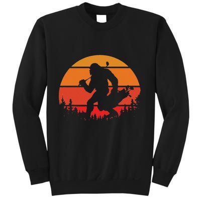 Funny Bigfoot Golf Retro Sasquatch Playing Golf Sweatshirt