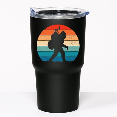 Funny Bigfoot Golf Vintage Retro Sasquatch Playing Golf Gift Tumbler