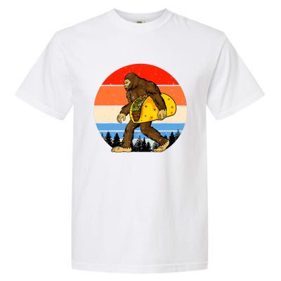 Funny Bigfoot Holding A Taco Gift Funny Taco Gift Garment-Dyed Heavyweight T-Shirt