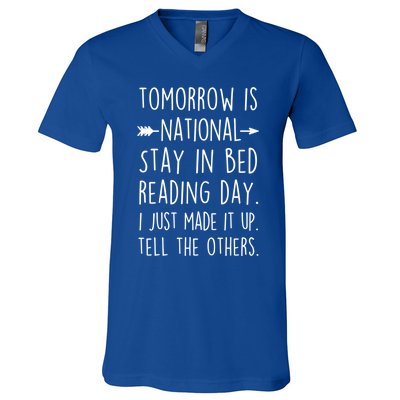 Funny Book Lovers National Staying In Bed Reading Day Gift V-Neck T-Shirt