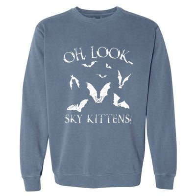 Funny Bat Lover Gift For Men Women Cool Sky Kittens Horror Garment-Dyed Sweatshirt